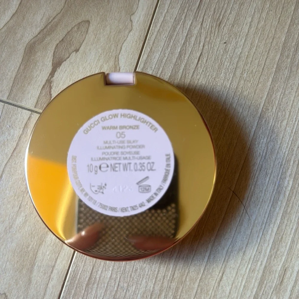 Gucci glow highlighter warm bronze